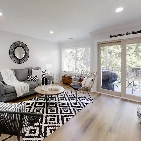 18 Courtside Villas-3